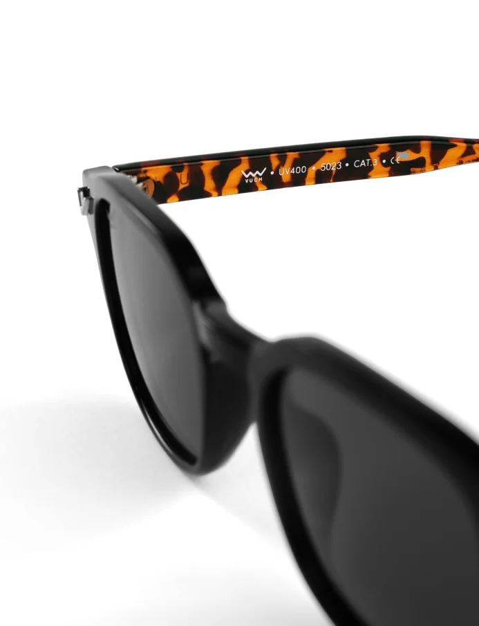 Elea V Leopard