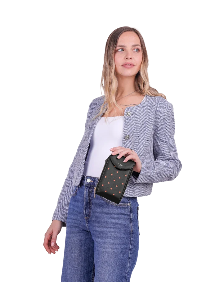 Chanthal Dotty Black