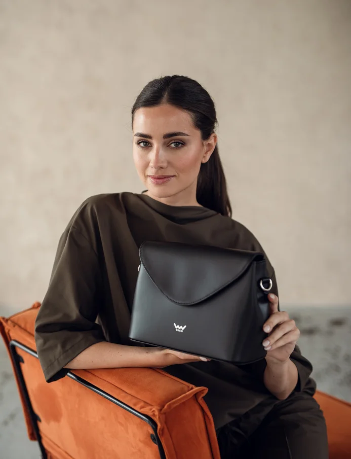Byrsa Grace Black