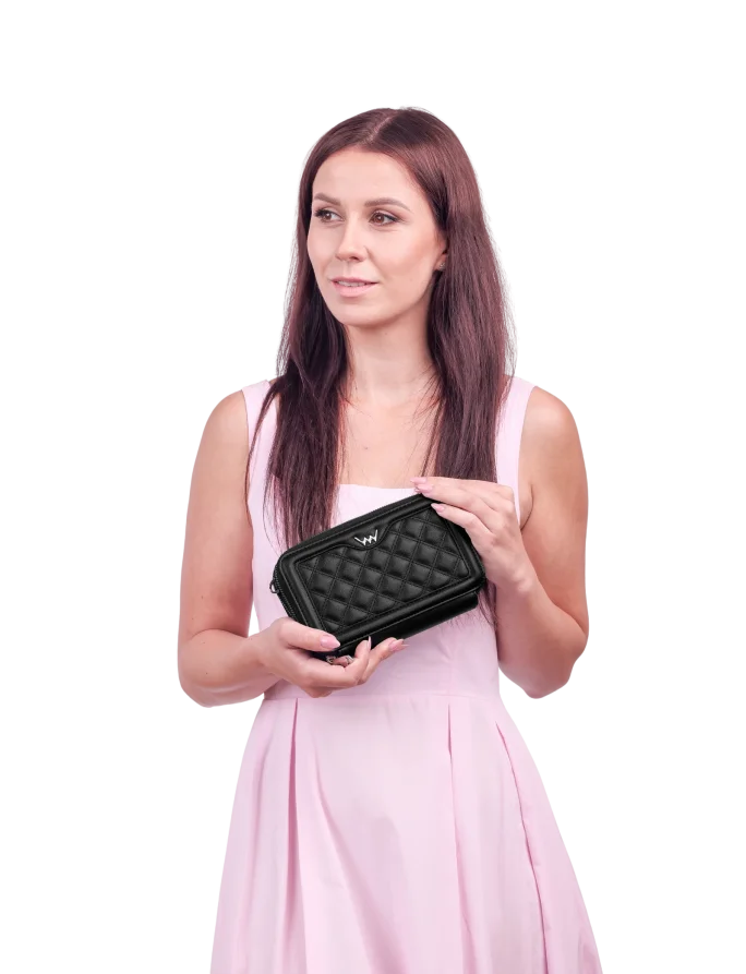 Akyra Black