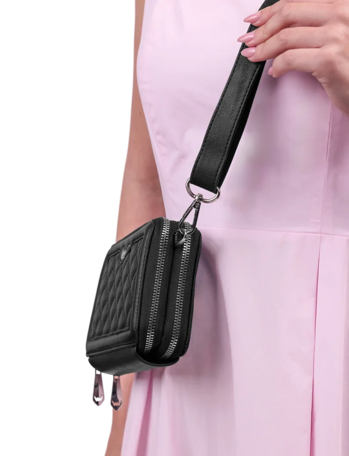 Akyra Black