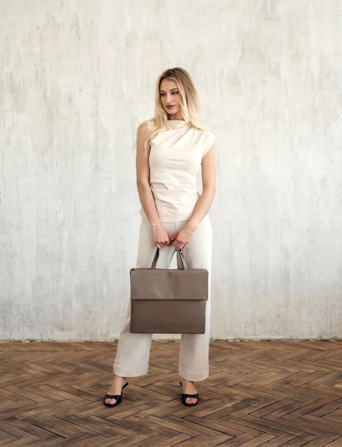 Red-D Beige