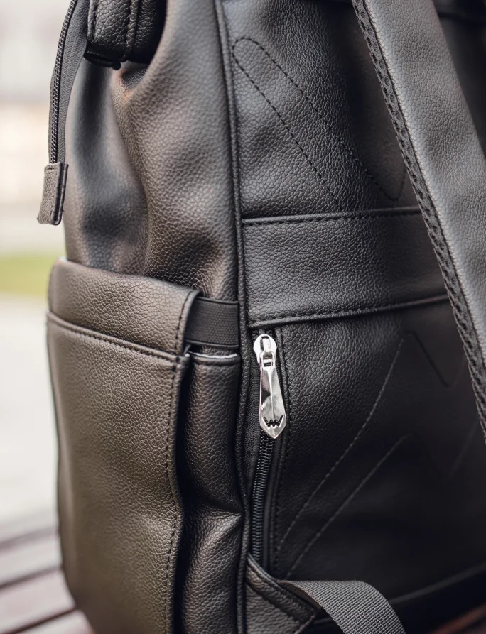 Ferron Chic Black