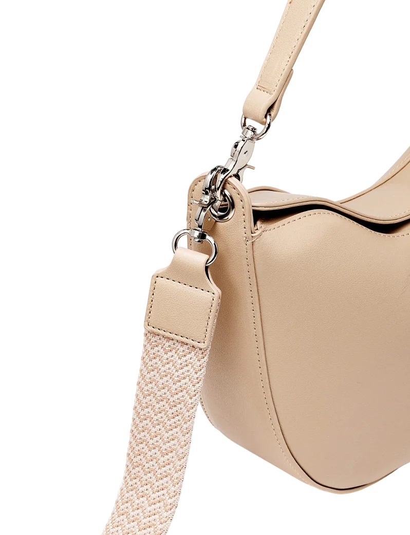 Carys Creme