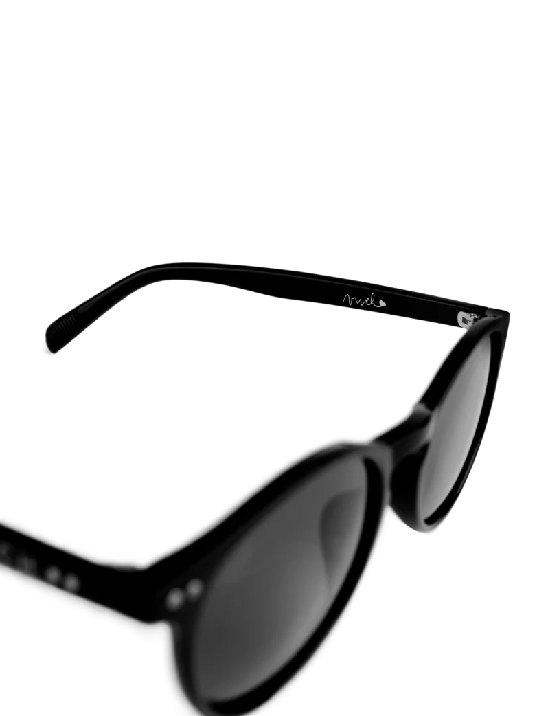 Mitzi Thin Black