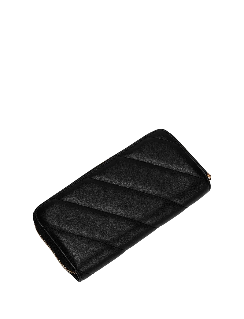 Zoreya Black