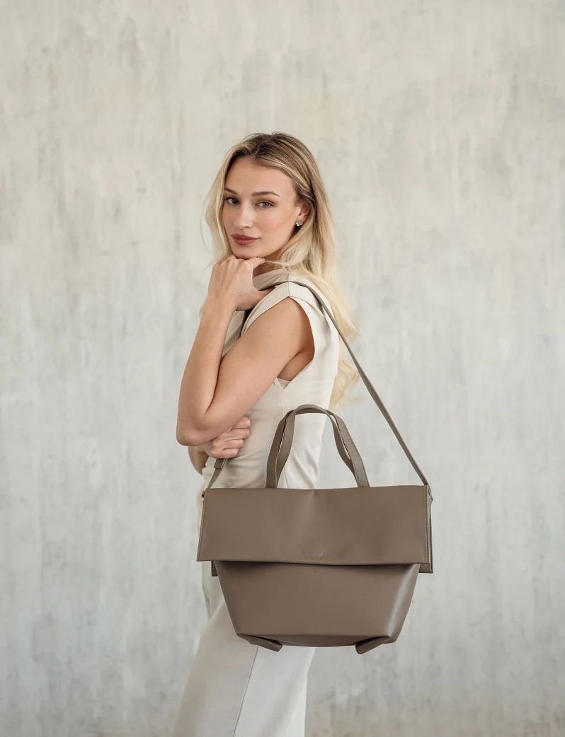 Red-D Beige