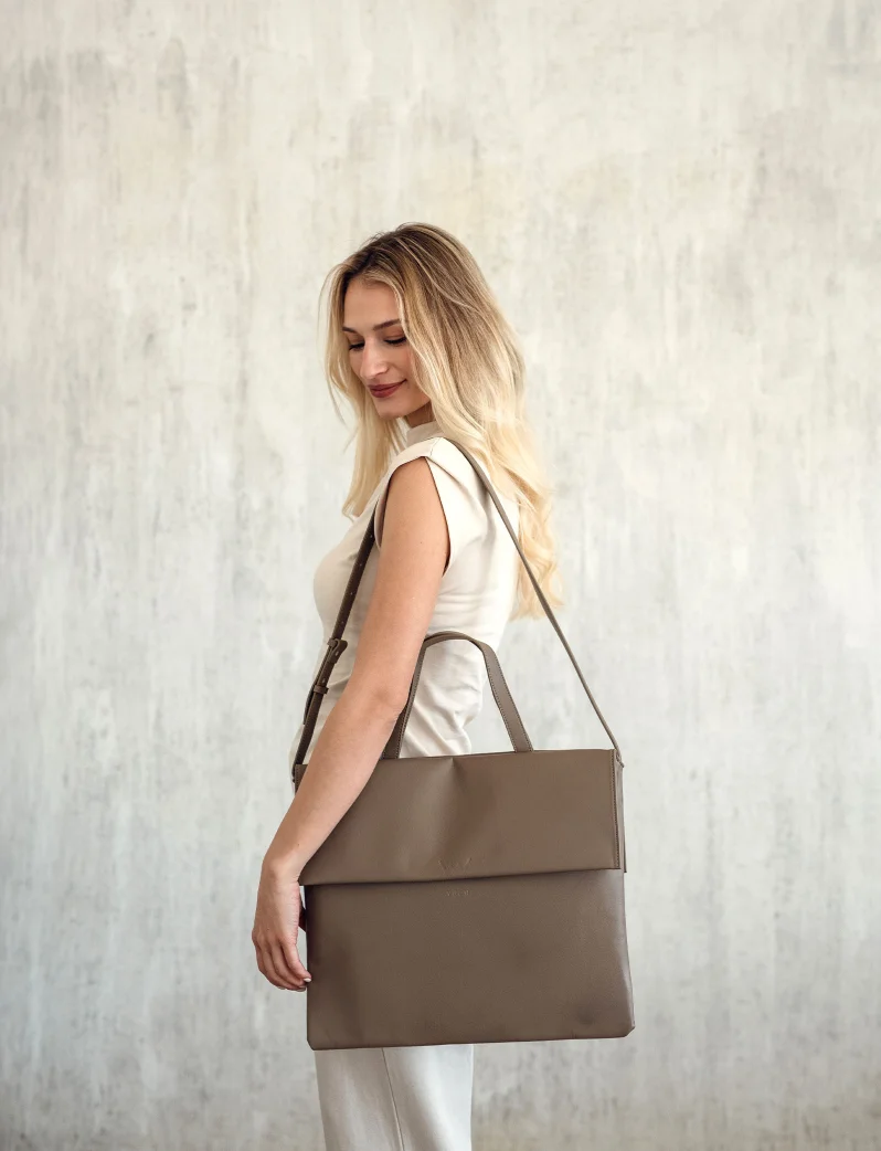 Red-D Beige