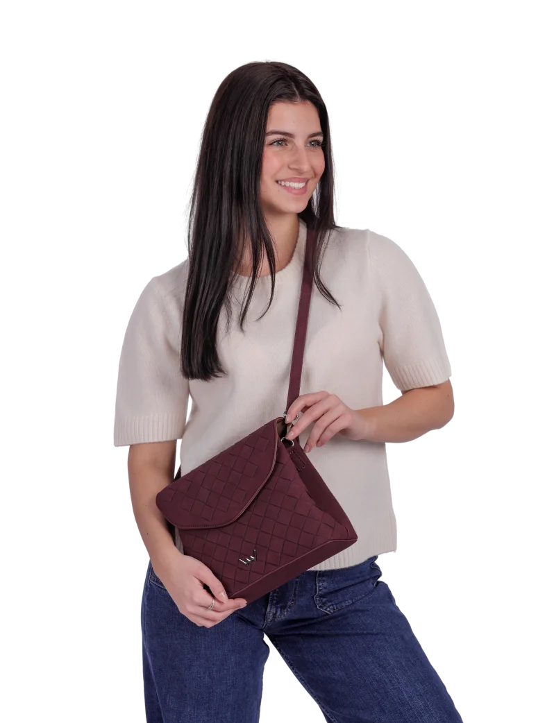 Byrsa Intrecciato Wine Red