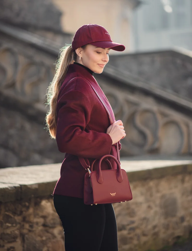 Tira Wine