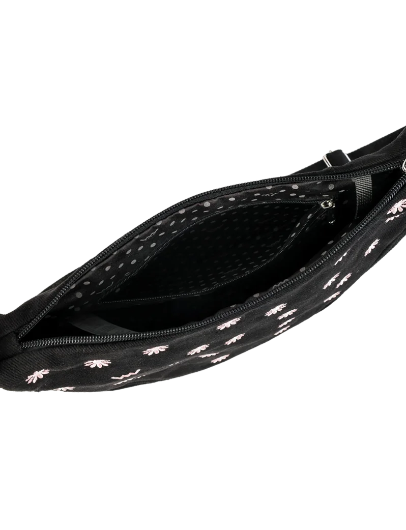 Clorinda Daisy Black