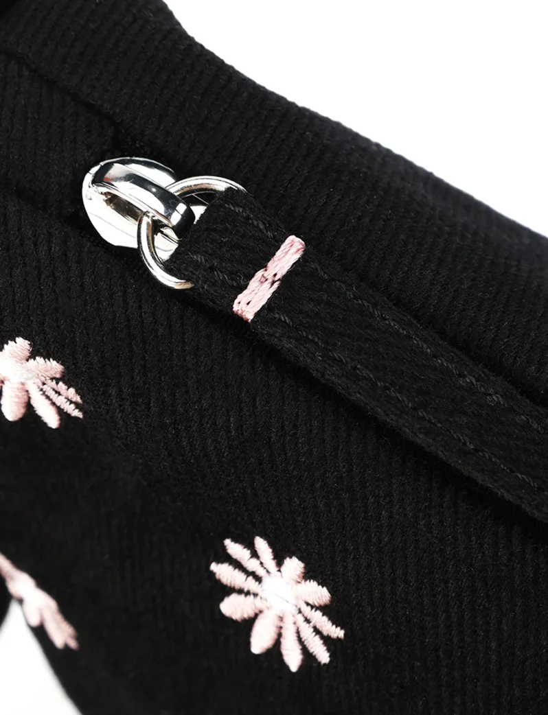 Clorinda Daisy Black